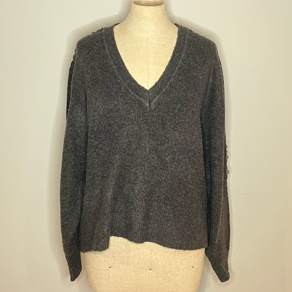 zara | oversized knit v-neck sweater with lace detail